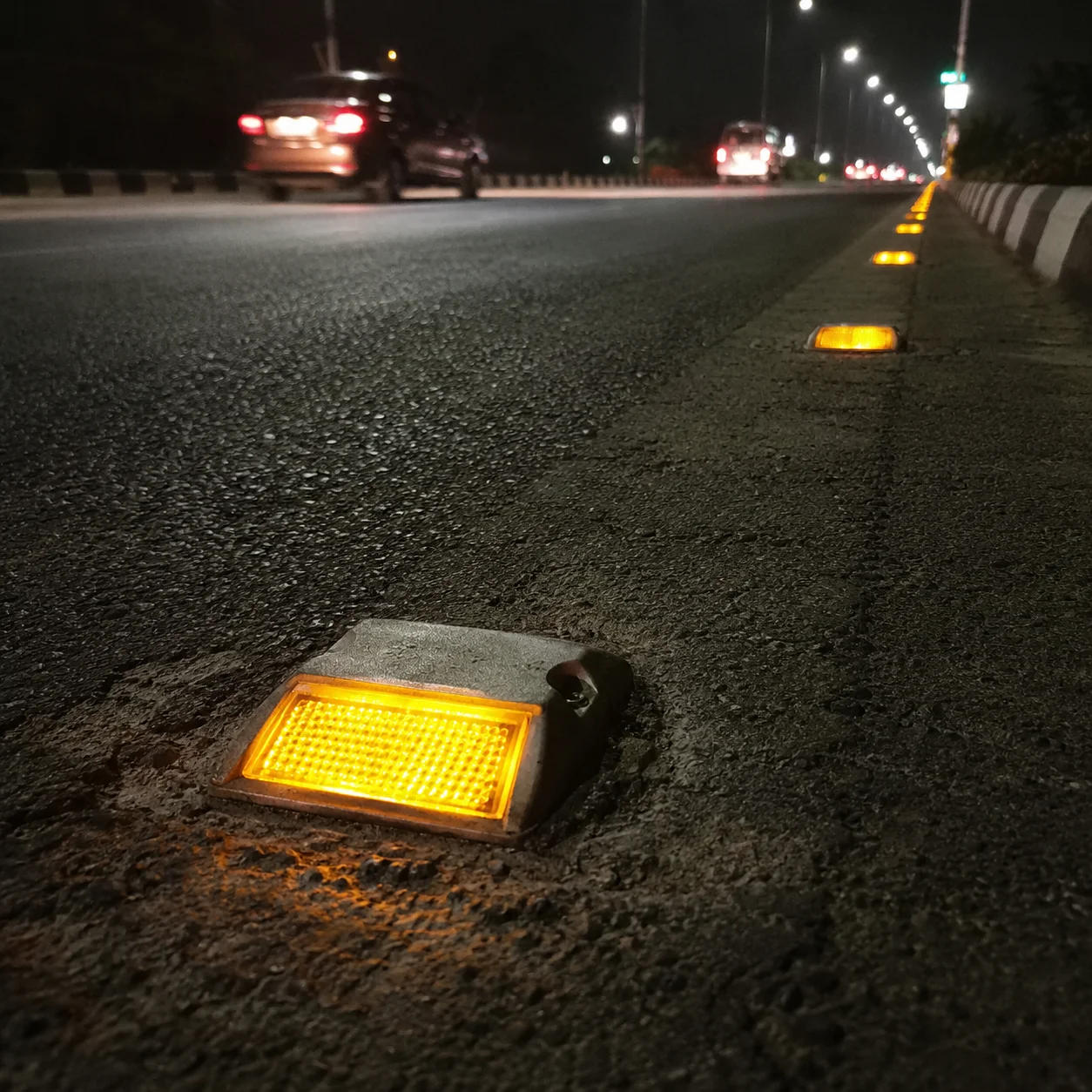 ROAD STUDS CAT EYES NIGHT